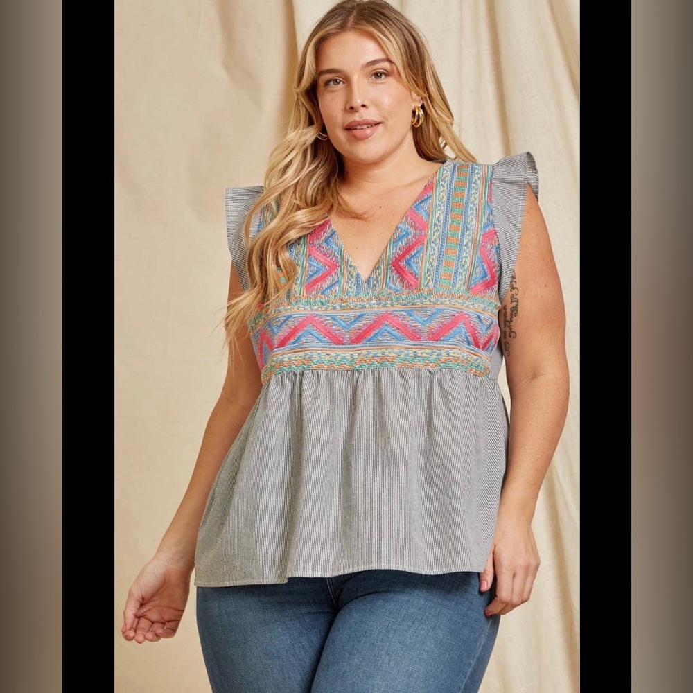 NWOT Savanna Jane Embroidered babydoll top